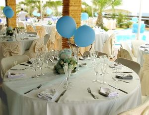 centro de mesa para casamento com bexigas de festa