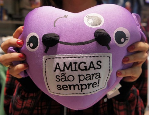 presente-para-amiga-almofada-fofa