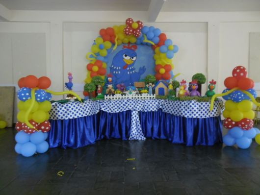 decoracao-com-tnt-galinha-pintadinha-ideias