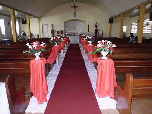 decoracao-com-tnt-na-igreja-catolica