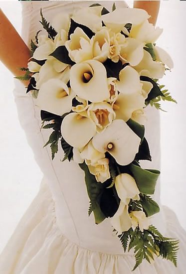 Buquê de Copos de Leite e orquídea