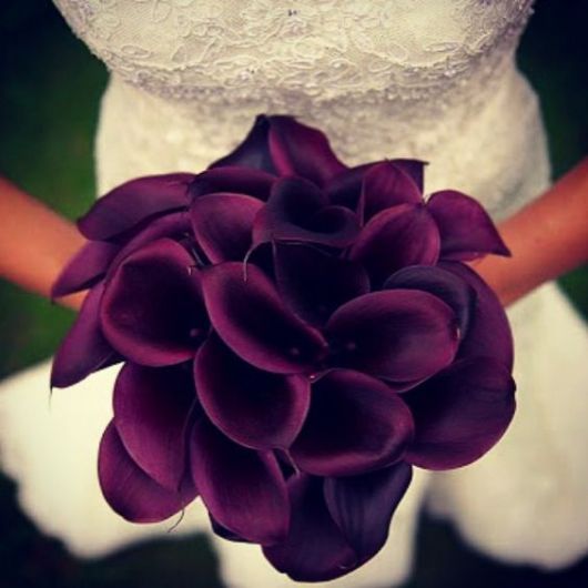 Buquê de Copos de Leite roxo