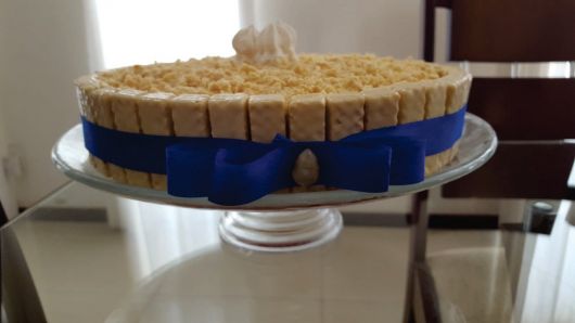 bolo redondo de bis branco