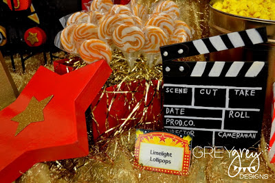 Detalhes da mesa central da festa temática Hollywood