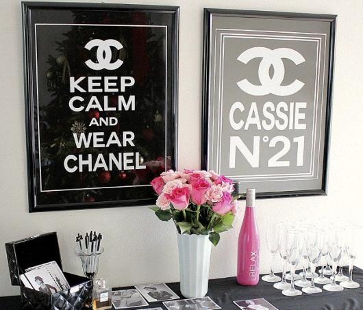 Buquê rosa se sobressai na decoração