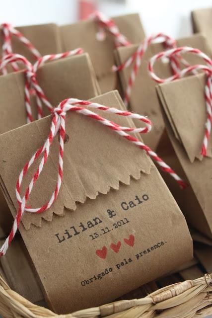 Sacolinhas de papelão como lembrancinhas