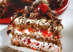 Pedaço de bolo floresta negra tradicional.