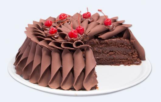 Bolo floresta negra trufado.