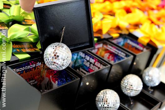 Convite para festa anos 70.