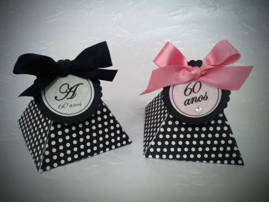 pacotes com estampa de poá como lembracinha