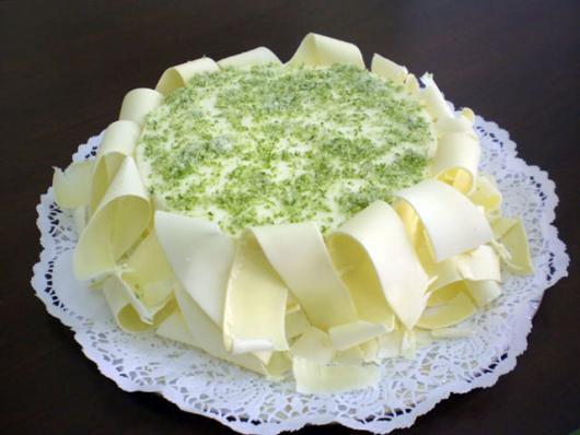bolo de limão e chocolate branco