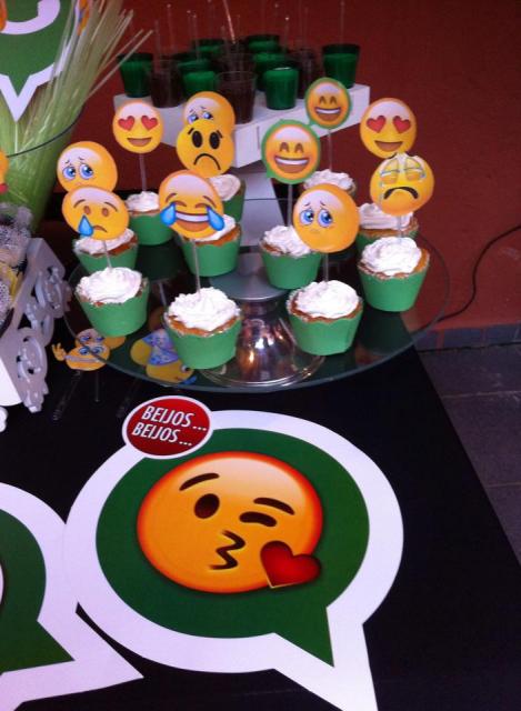 Cupcakes em embalagens verde