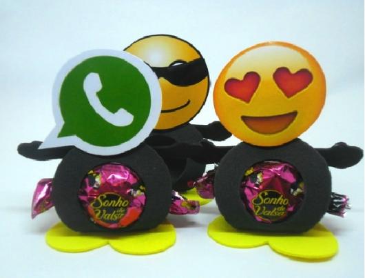 Porta-bombom com emoticons.