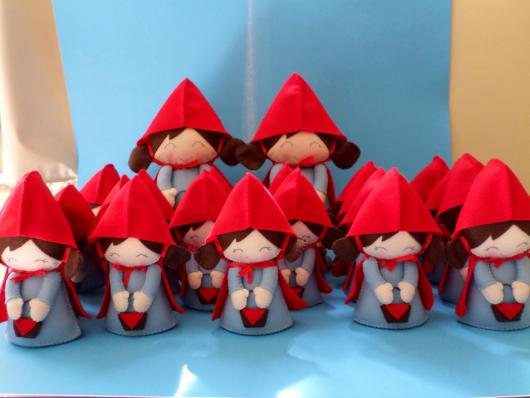 bonecas da chapeuzinho vermelho feitas com feltro