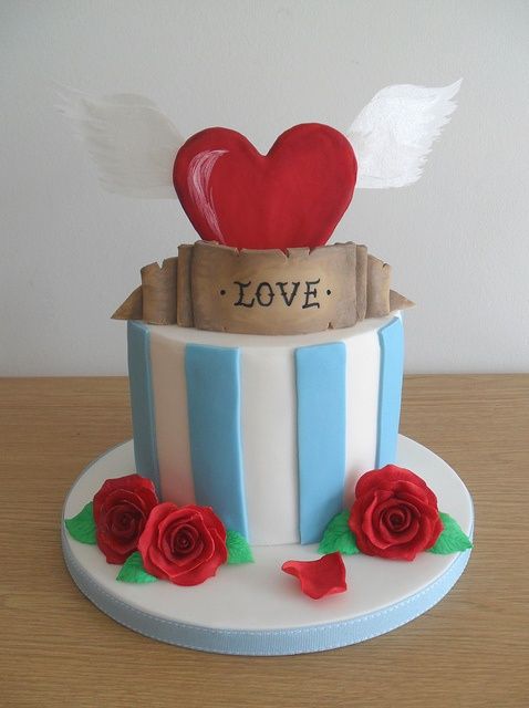 mini bolo dia dos namorados em azul com rosas