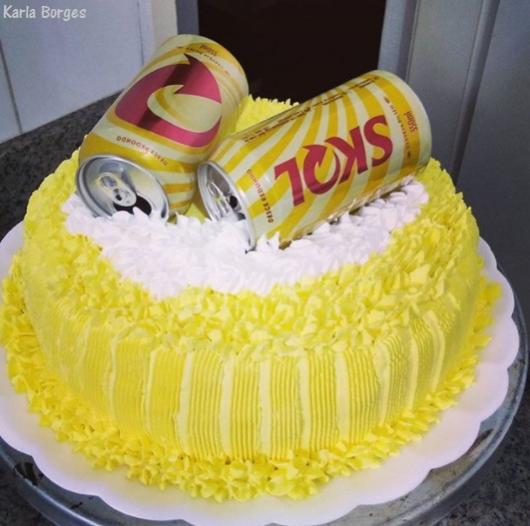 bolo decorado com chantilly