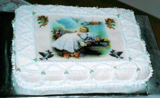 Bolo de batizado feminino com papel de arroz de anjinhos