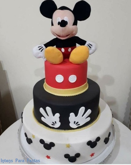 bolo 3 andares Mickey