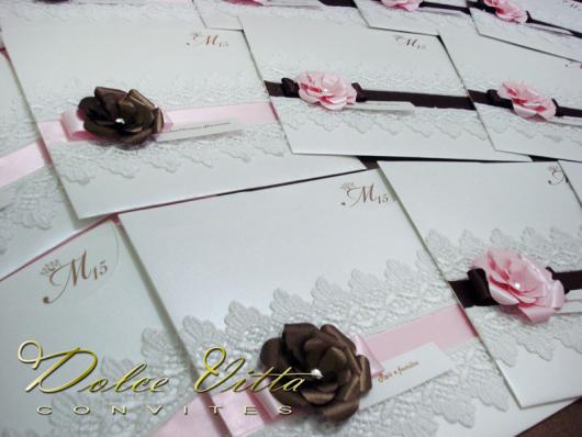 convite com fita de renda