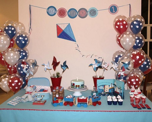 Balões Presos com Fitilhos 