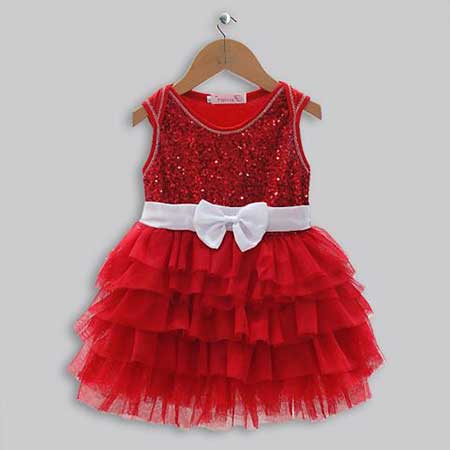 Vestido vermelho com babado e laço branco