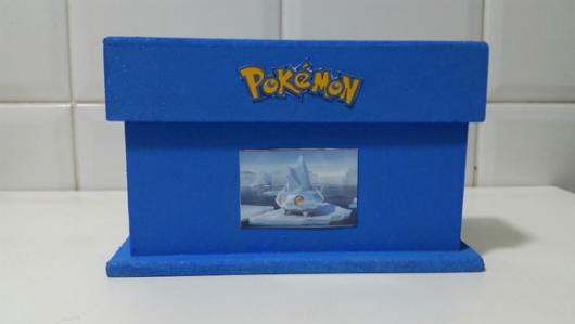 Convites Pokémon caixinha de MDF azul com aplique adesivo