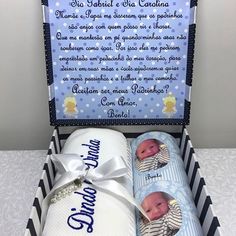 Caixa com toalha bordada.