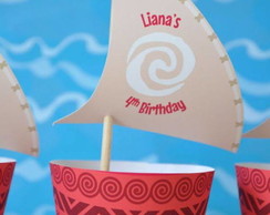 Cupcake Moana decorado com vela de papel imitando vela de barco