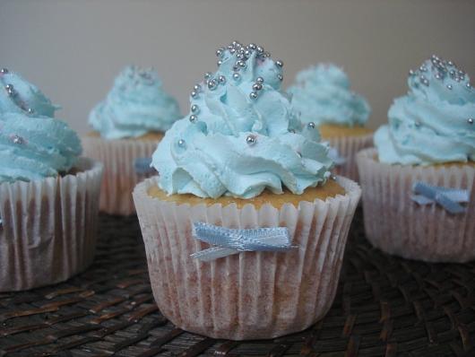 Cupcake para batizado chantily azul