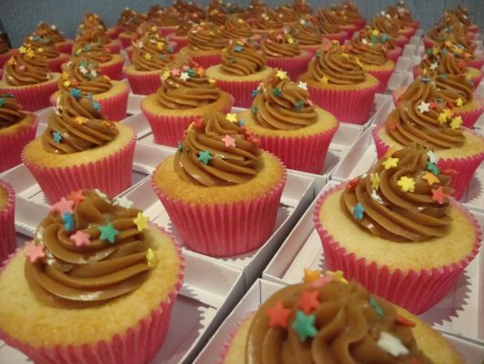 Cupcake para batizado doce de leite