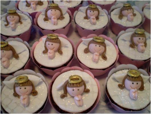 Cupcake para batizado anjinha