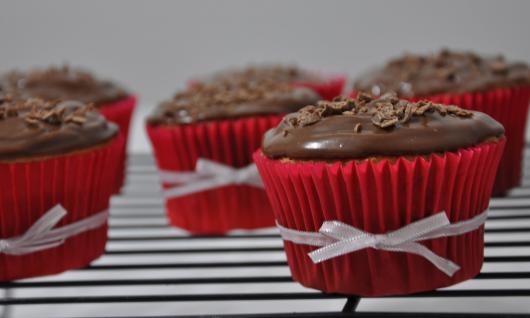 Cupcake para batizado raspas de chocolate