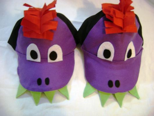Fantasia de Dinossauro boné roxo