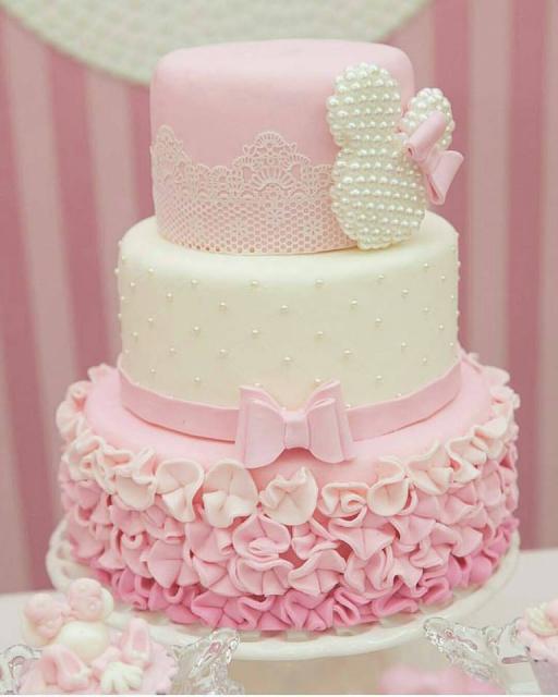 Festa da Minnie rosa bolo três andares