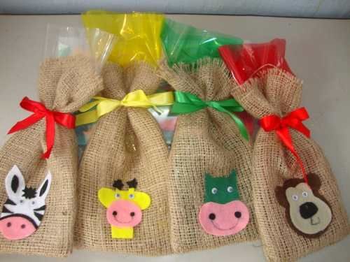 Lembrancinhas Fazendinha saquinho surpresa de juta com aplique de EVA