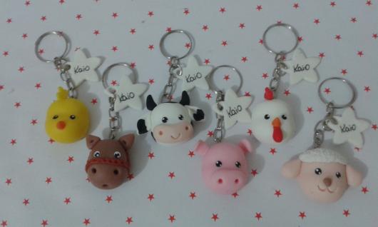 Lembrancinhas Fazendinha chaveirinho de biscuit com argolinha