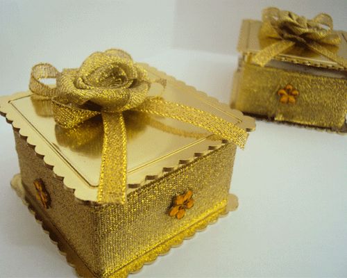 Caixinha decorada com dourado para Bodas de Ouro