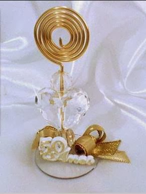 Lembrancinha de 50 anos de casamento com porta recado