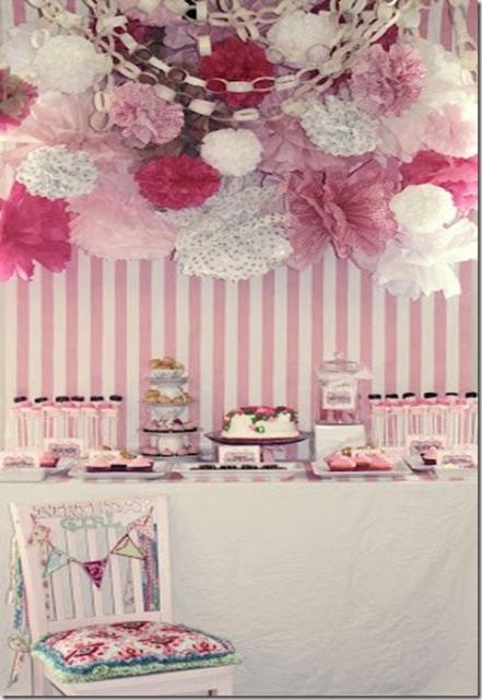 Bodas de Papel decoração com papel crepom rosa branco e pink