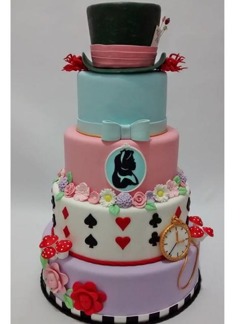 Bolo Alice no País das Maravilhas decorativo