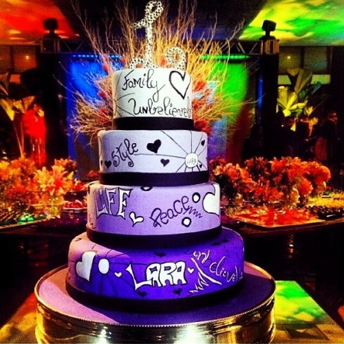 Bolo de 15 Anos moderno grafite