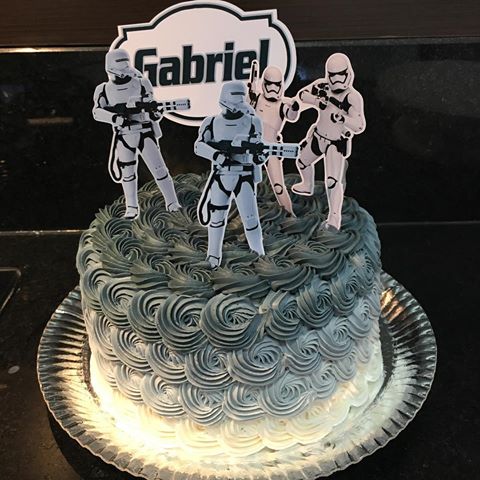 Bolo Star Wars decorado com chantilly