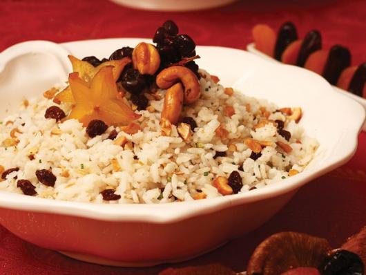Ceia de Natal simples arroz com passas