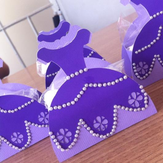 Convites Princesa Sofia vestido com aplique de mini pérolas