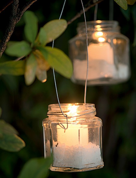 Decoração de Natal simples e barata com velas para decorar o jardom