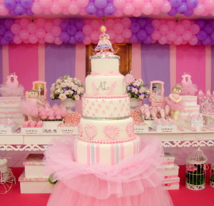 Festa Bailarina rosa e lilás com bexigas