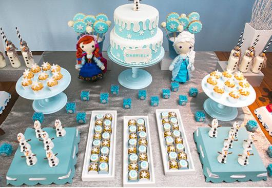 Festa Frozen baby mesa decorada
