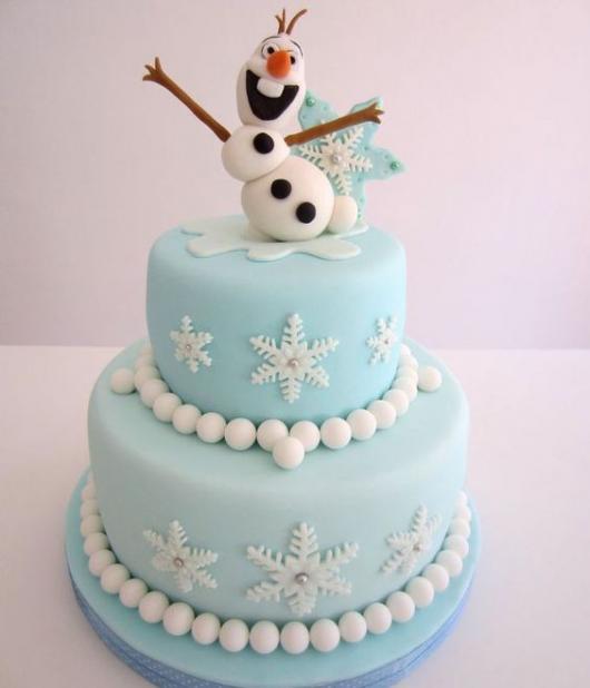 Festa Frozen bolo de 2 andares com topo do personagem Olaf