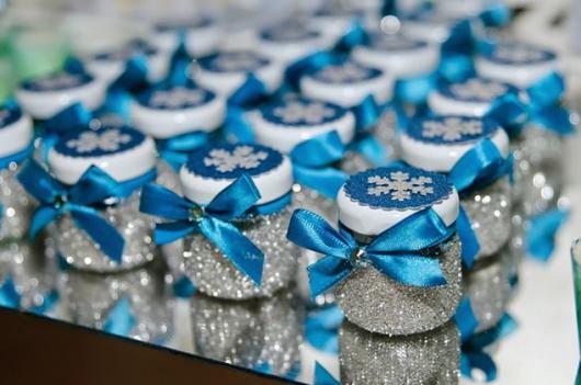 Festa Frozen lembrancinha feita com vidro de papinha