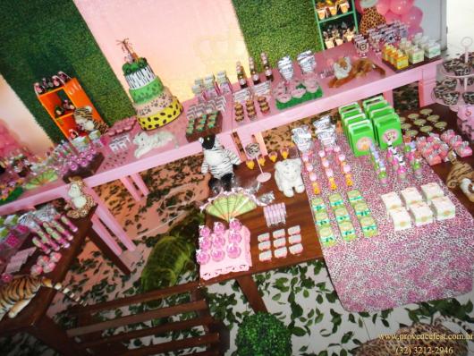 Festa Safari rosa mesa decorada